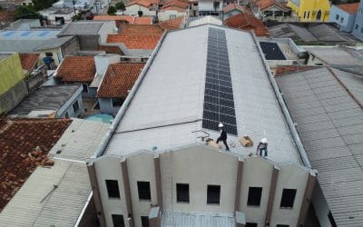 Brasil chega a 2 milhões de placas de energia solar em telhados.